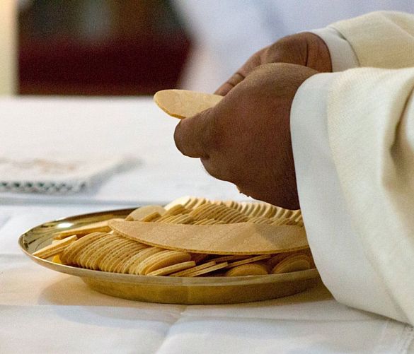 27112024 celebration of the eucharist 5243045 1920