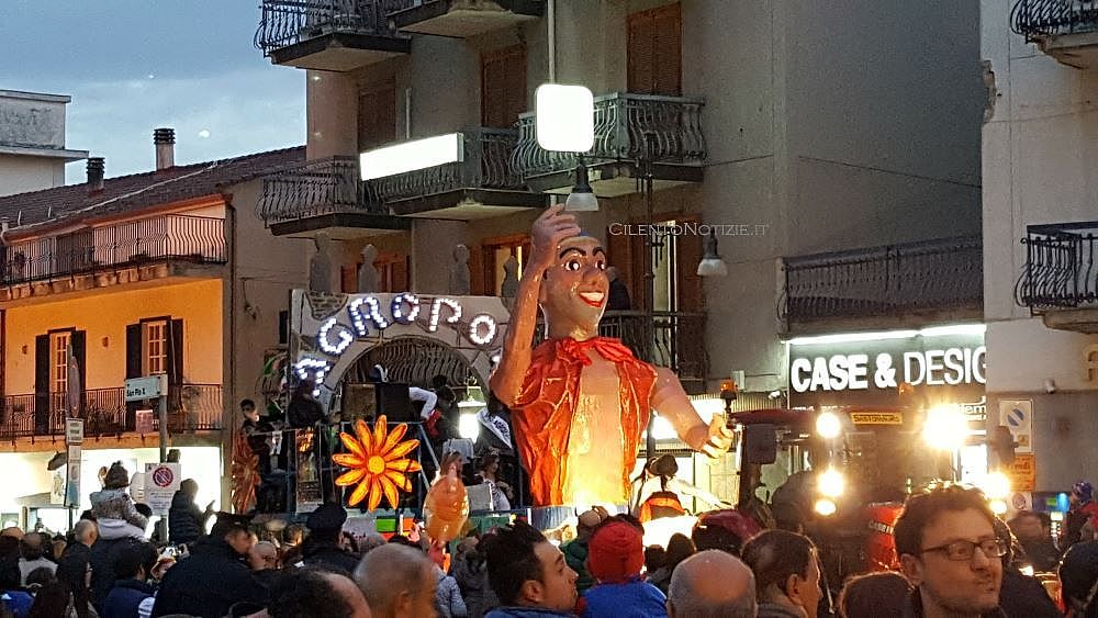 28022017 carnevale di agropoli carri allegorici