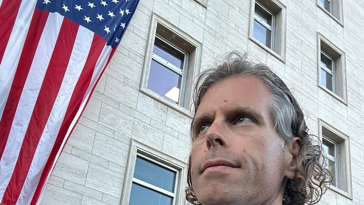 28022025 de rosa in america