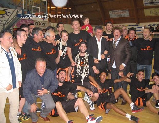 28052013 Scuola Basket Donato Avenia foto di gruppo promozione serie C Regionale