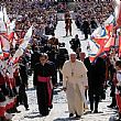 Spettacoli-eventi foto - 28052015 papa francesco sbandieratori
