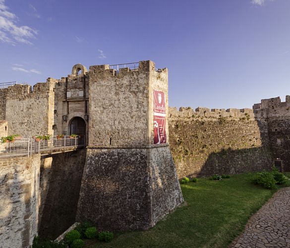 28082019 castello di agropoli esterno