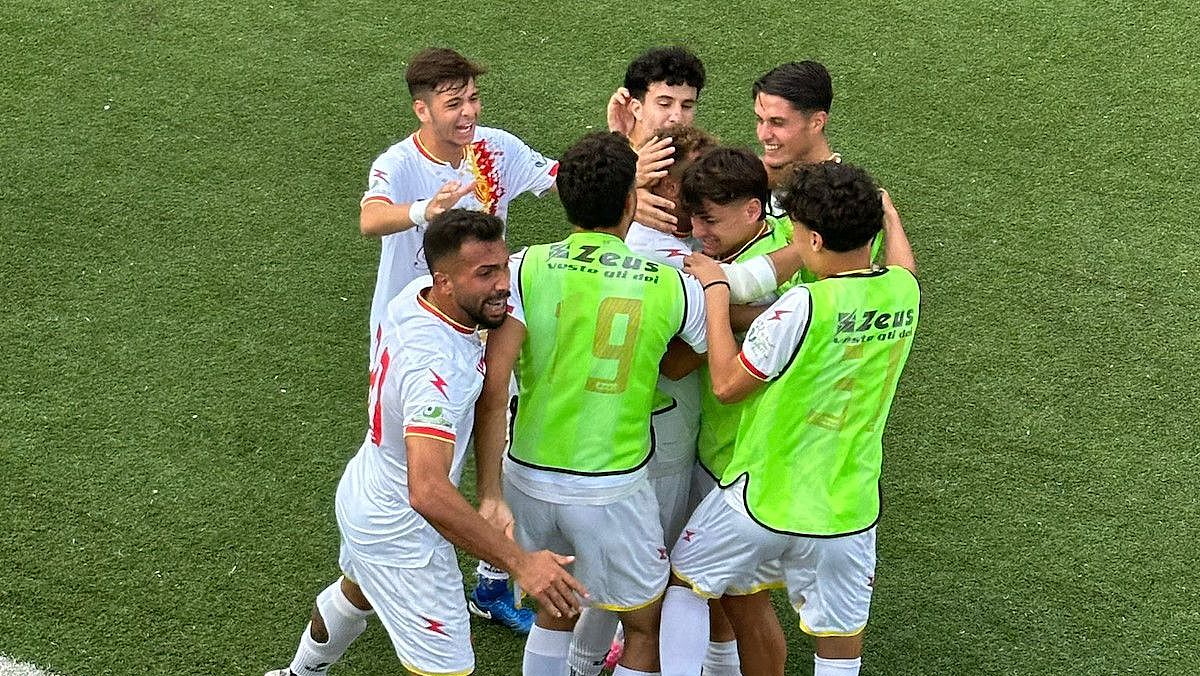 28092024 abbraccio in campo 28092024 abbraccio in campo