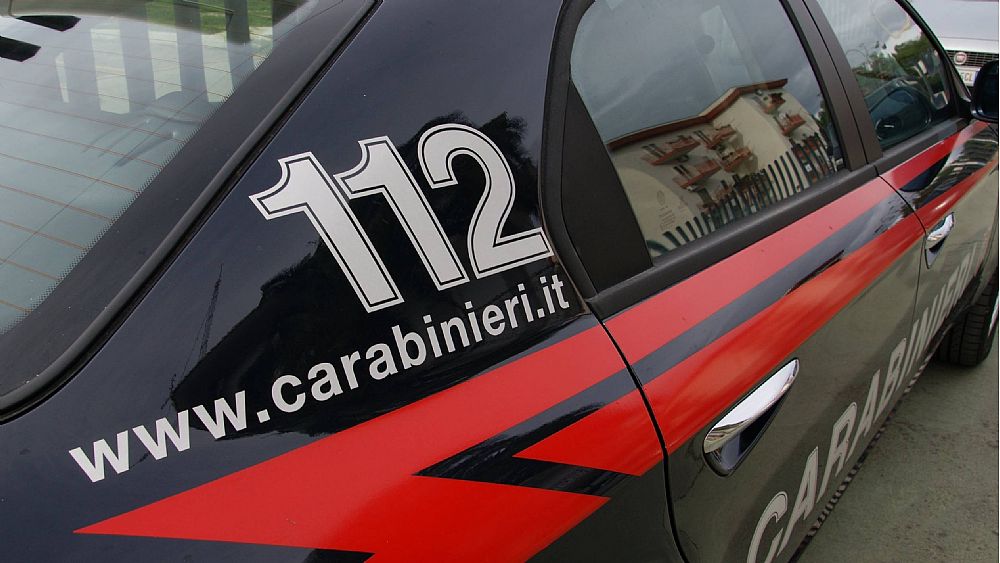 28102017 carabinieri auto