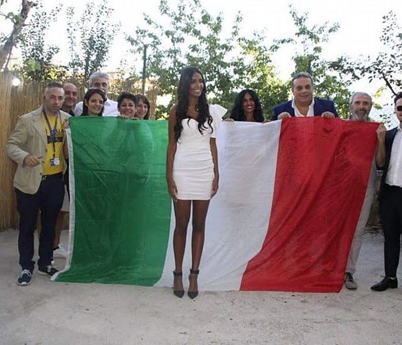 28112019 miss sofia bandiera italia