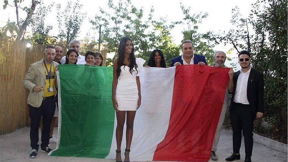 28112019 miss sofia bandiera italia