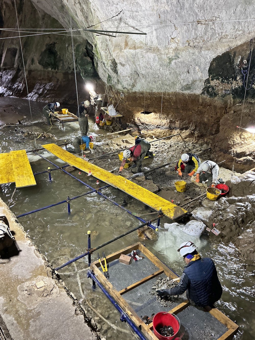 grotte di pertosa scavi