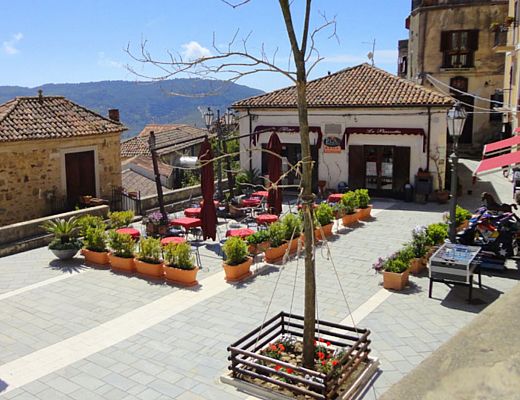 29042015 castellabate paese
