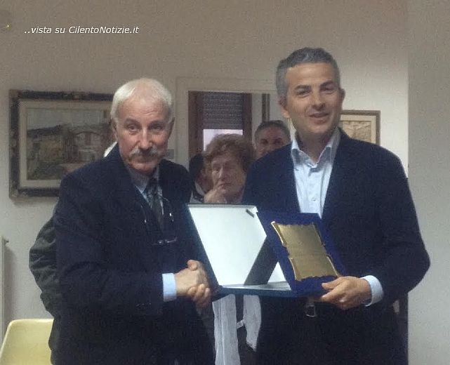 29042015 sindaco da encomio