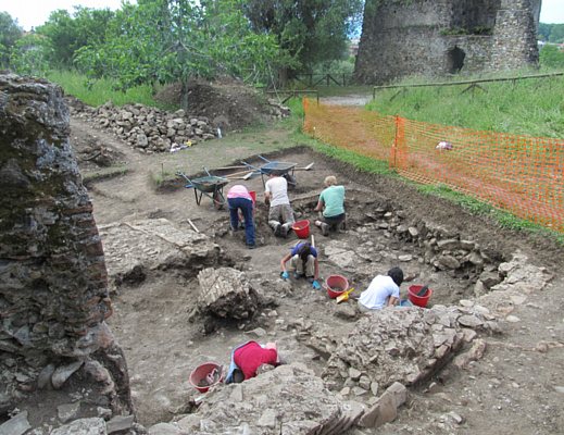 29052013 scavi di policastro bussentino