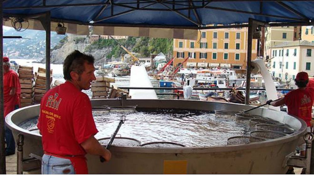 29052018 maxi padella camogli da vicino