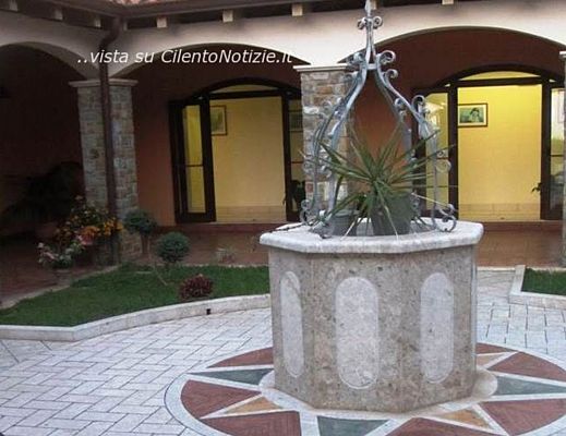 Marisa-Russo foto - 29072013 pozzo santa scolastica castellabate