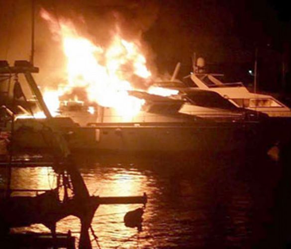 29082016 Incendio Barche