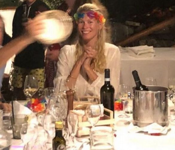 29082018 Claudia Schiffer a Palinuro