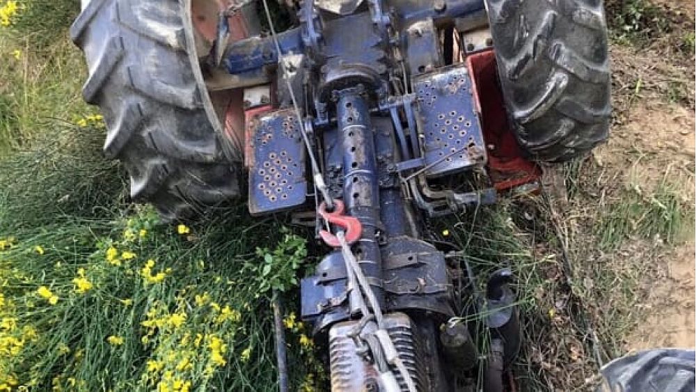 29102017 trattore ribaltato