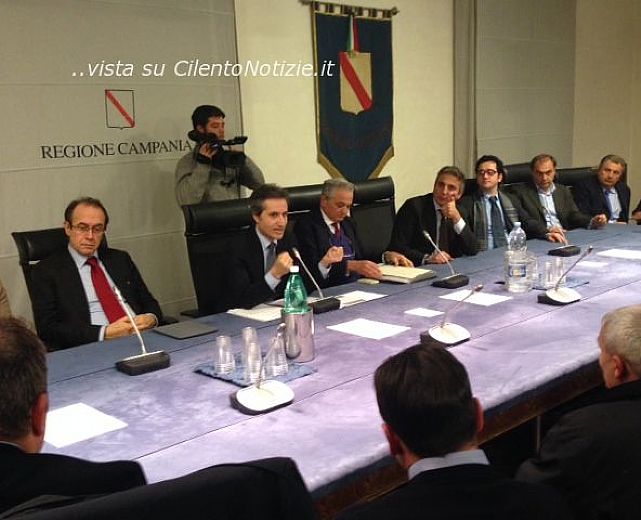 29112013 caldoro in regione