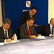 Comuni foto - 29122015 firma accordo cava