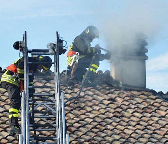 30012017 incendio canna fumaria