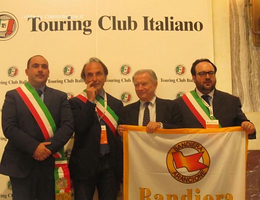 30032015 bandiera arancione 2015