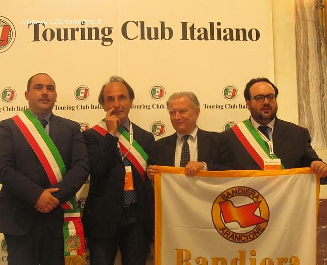 30032015 bandiera arancione 2015