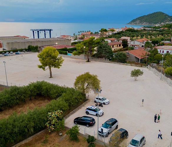 30032024 uno dei parcheggi castellabate