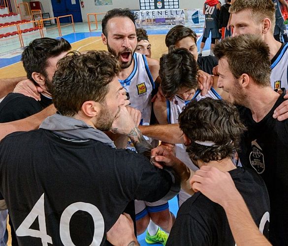 30042021 new basket agropoli esultano