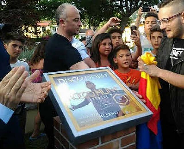 30062014 rocco hunt disco d oro