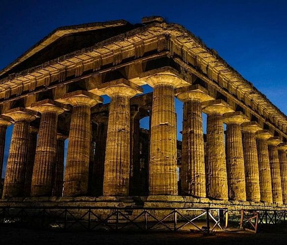 30062021 paestum by night 2
