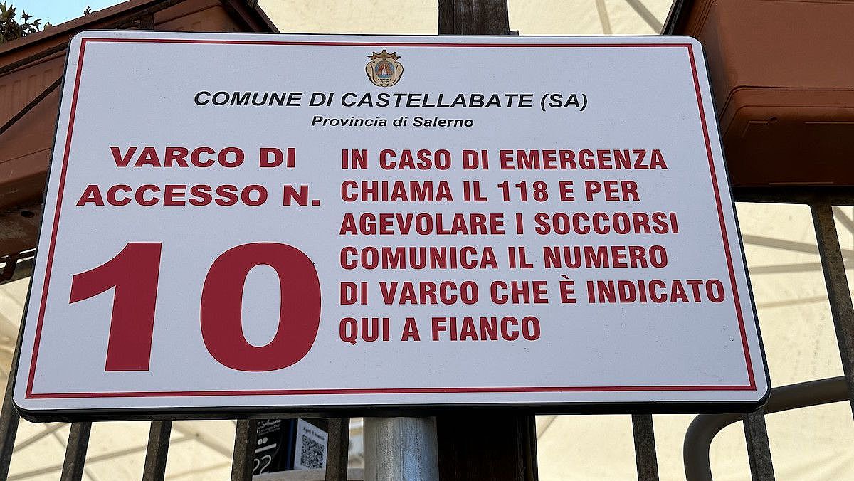 30072024 cartello varco spiaggia castellabate 30072024 cartello varco spiaggia castellabate