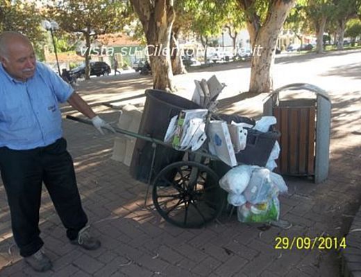 Paolo-Abbate foto - 30092014 operatore ecologico sapri