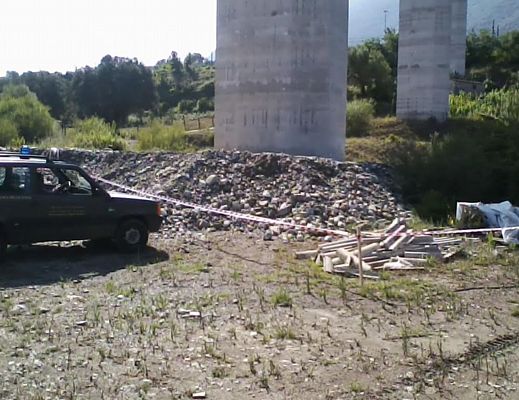 30102014 smaltimento rifiuti forestale