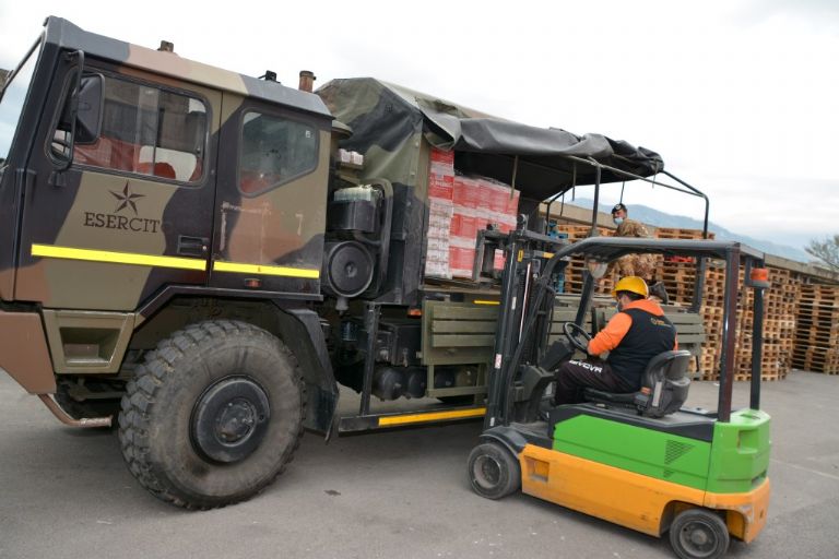 cibo al banco alimentare