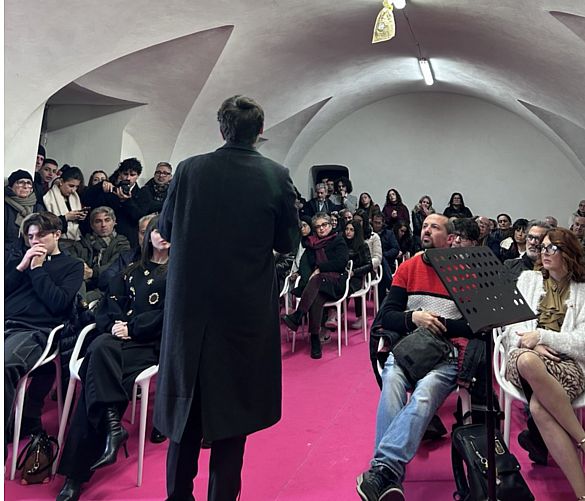 30122025 poesia sotto il vischio cicerale