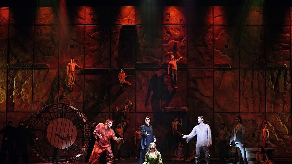 31032016 notre dame de paris scena palasele