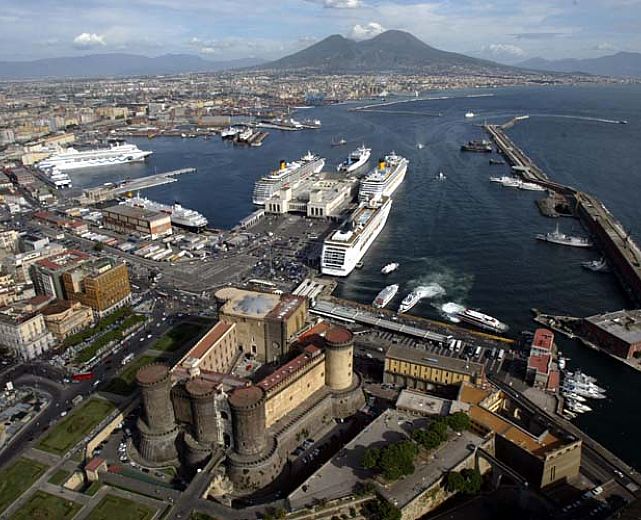31072014 porto di napoli