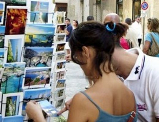 31072014 turisti per strada