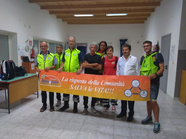 con l associazione