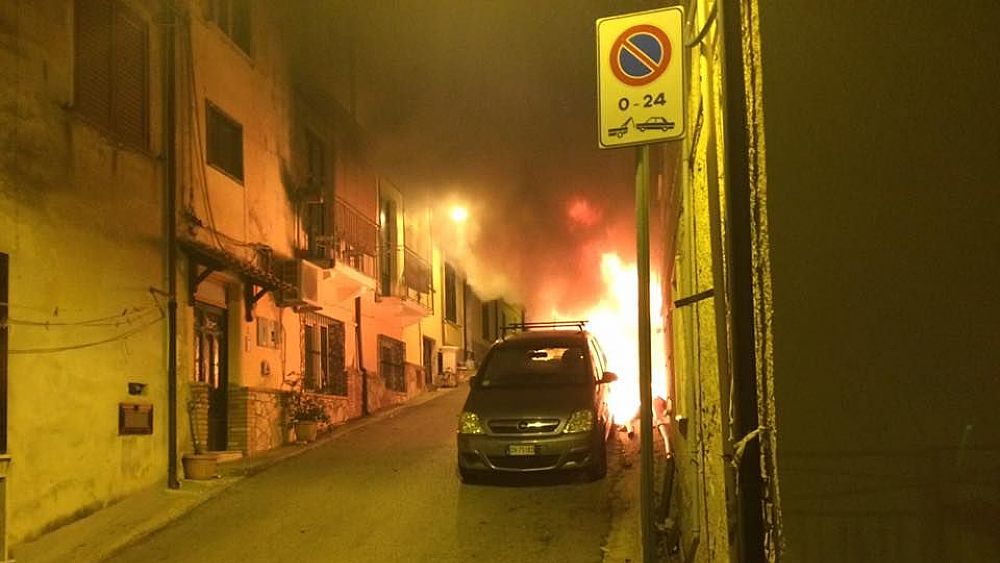 31122016 incendio auto castellabate 31122016 incendio auto castellabate