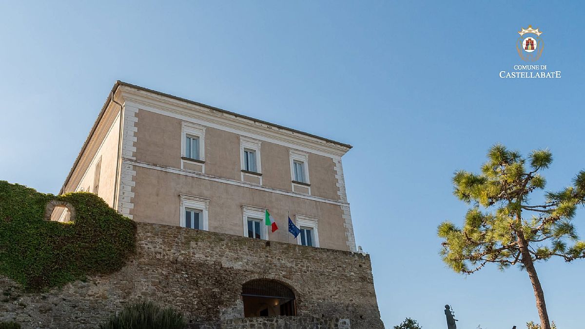 31122024 castellabate castello sfondo 31122024 castellabate castello sfondo