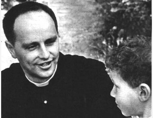 Marisa-Russo foto - Don  Lorenzo Milani