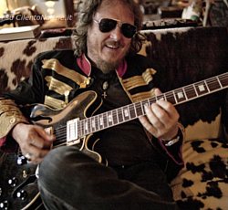 Foto ZUCCHERO Studio r