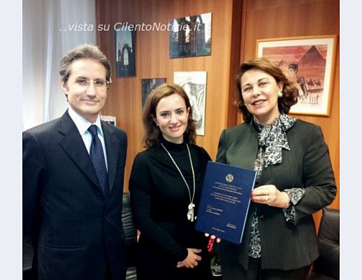 Foto consegna tesi laurea salerno
