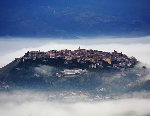 Teggiano foto spettacolare