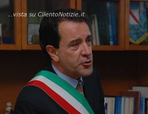 aiuti alla grecia dai sindaci uniti