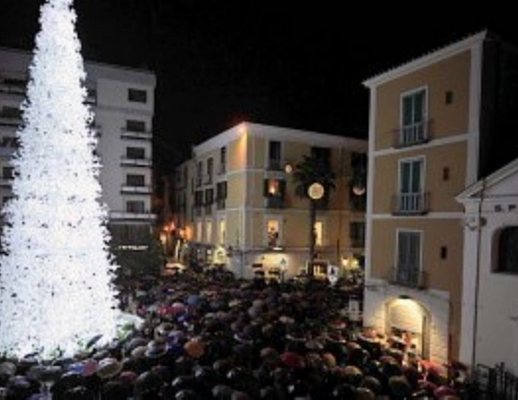 albero natale salerno de luca