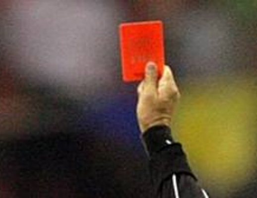 Nicola-Salati foto - cartellino rosso in campo
