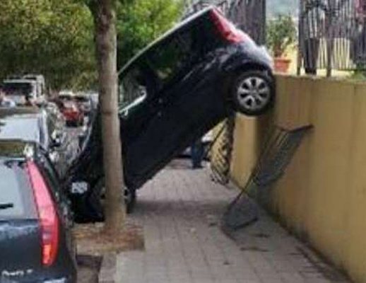 cava incidente donna volante