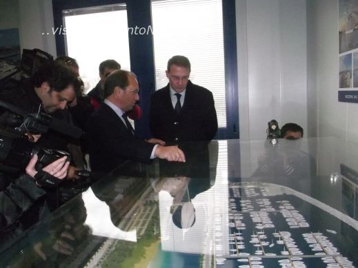 Attualita foto - cirielli visita marina di arechi.JPG