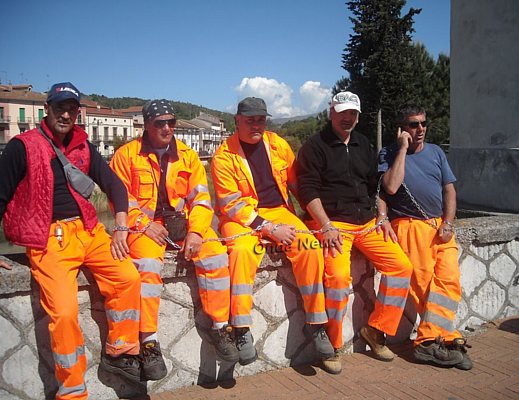 dip ergon incatenati fiume