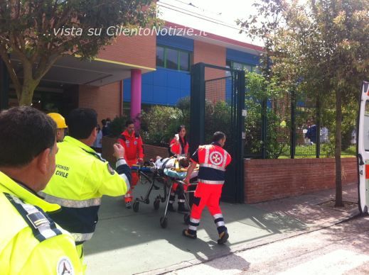 Salerno Notizie foto - finto ferito simulazione sisma.jpg